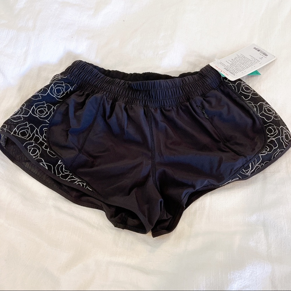 NWT Lululemon Lucent short - black/reflective rose